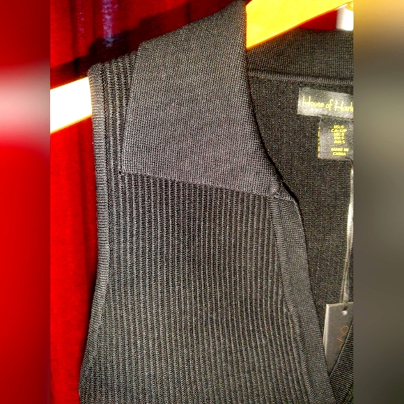 House of Harlow 1960 Deep V-neck Ribbed Collared Knit Top. S - Picture 4 of 8